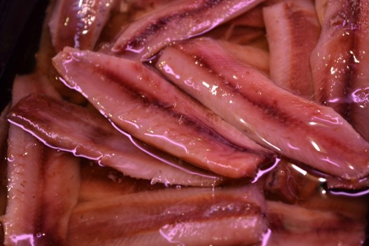 Deliciosas sardinas ahumadas del mercado de Almería