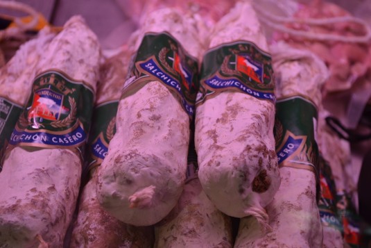 Delicioso salchichón casero en unidades de 300gr del mercado de Almería